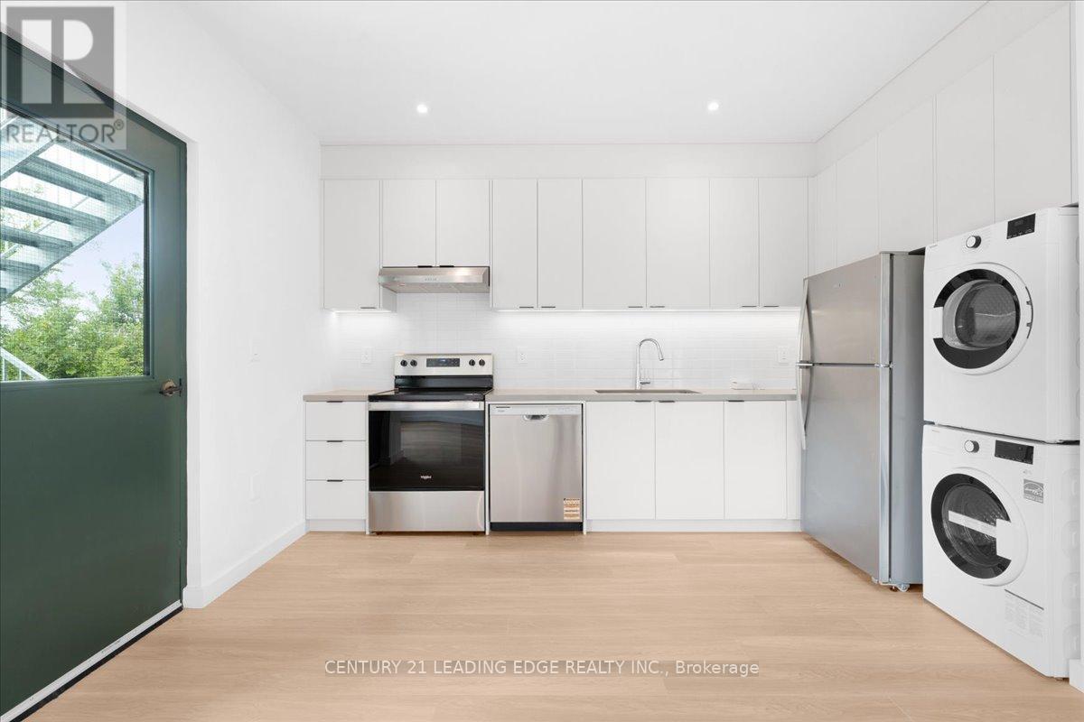 3 - 10 Summit Avenue, Toronto, Ontario  M6E 1X4 - Photo 8 - W12380821