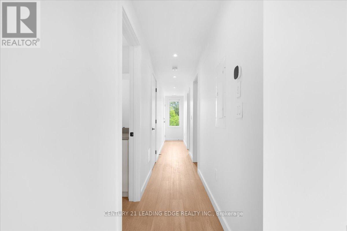 4 - 10 Summit Avenue, Toronto, Ontario  M6E 1X4 - Photo 11 - W12380836