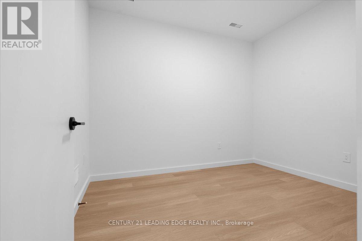 4 - 10 Summit Avenue, Toronto, Ontario  M6E 1X4 - Photo 16 - W12380836