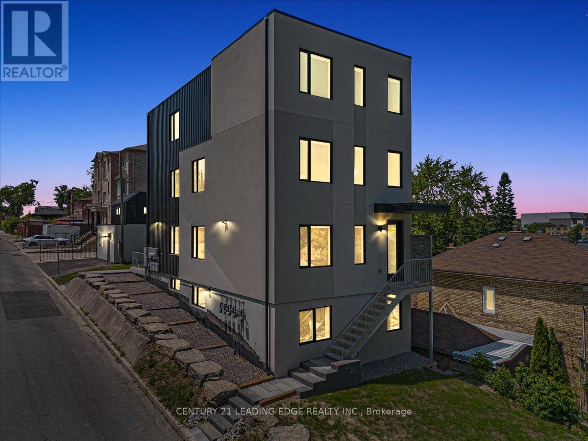 4 - 10 Summit Avenue, Toronto, Ontario  M6E 1X4 - Photo 20 - W12380836