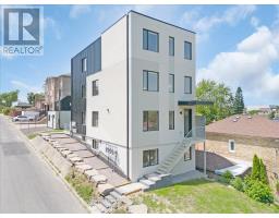 4 - 10 SUMMIT AVENUE, Toronto, Ontario