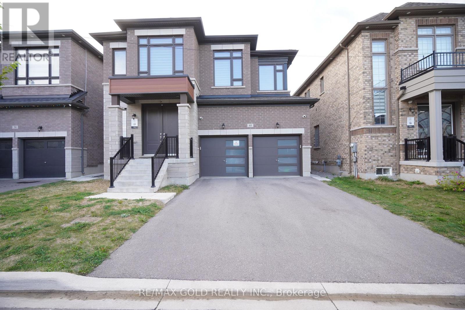 40 Lowell Crescent, Brampton, Ontario  L6X 5S1 - Photo 1 - W12380837