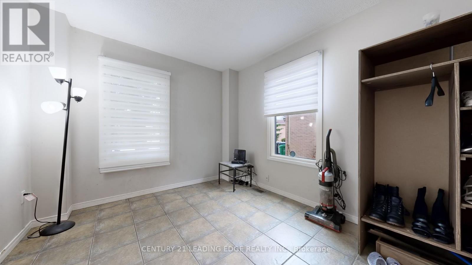 3061 Ilomar Court, Mississauga (Meadowvale), Ontario  L5N 5B6 - Photo 14 - W12380854