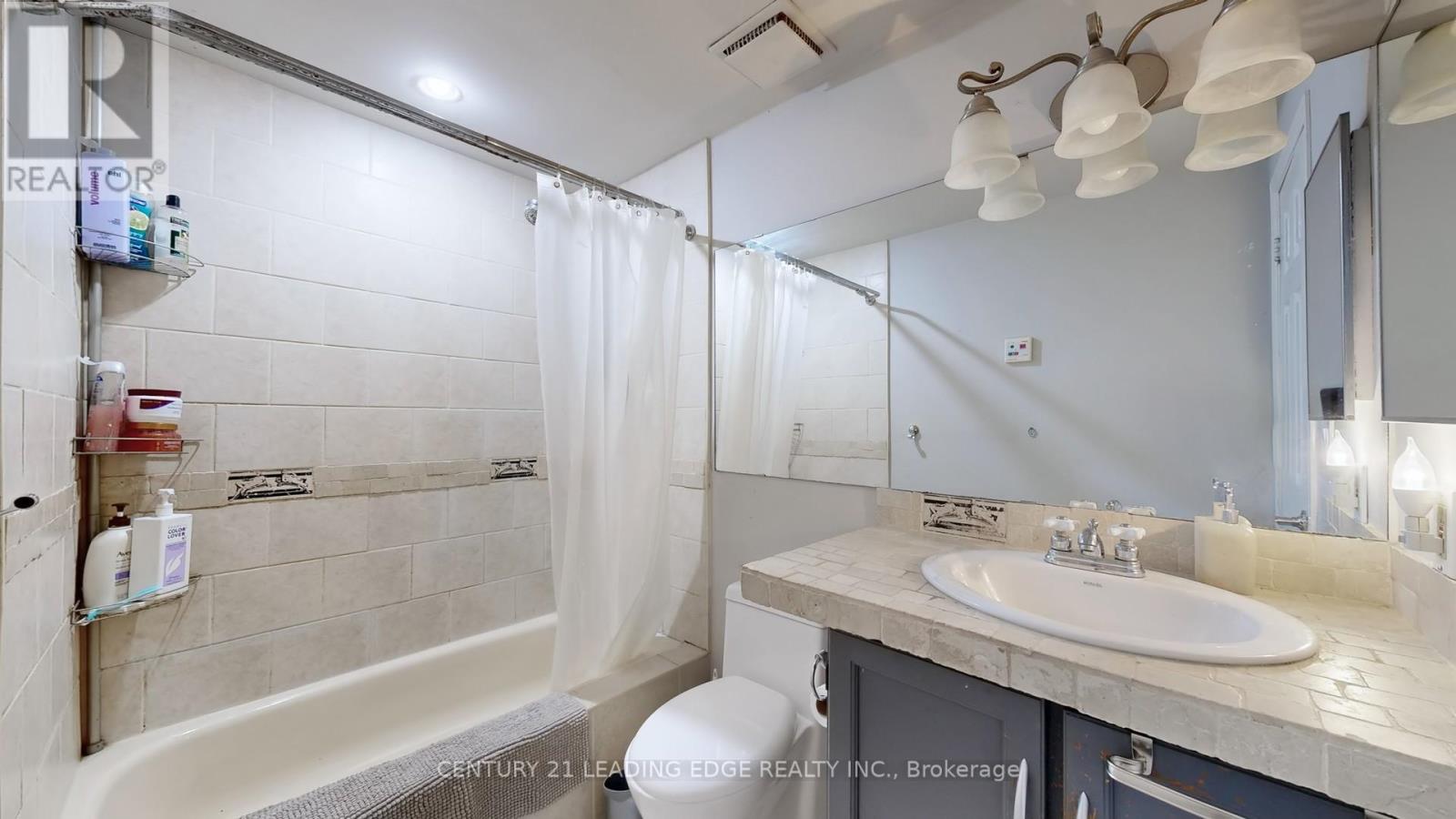 3061 Ilomar Court, Mississauga (Meadowvale), Ontario  L5N 5B6 - Photo 31 - W12380854