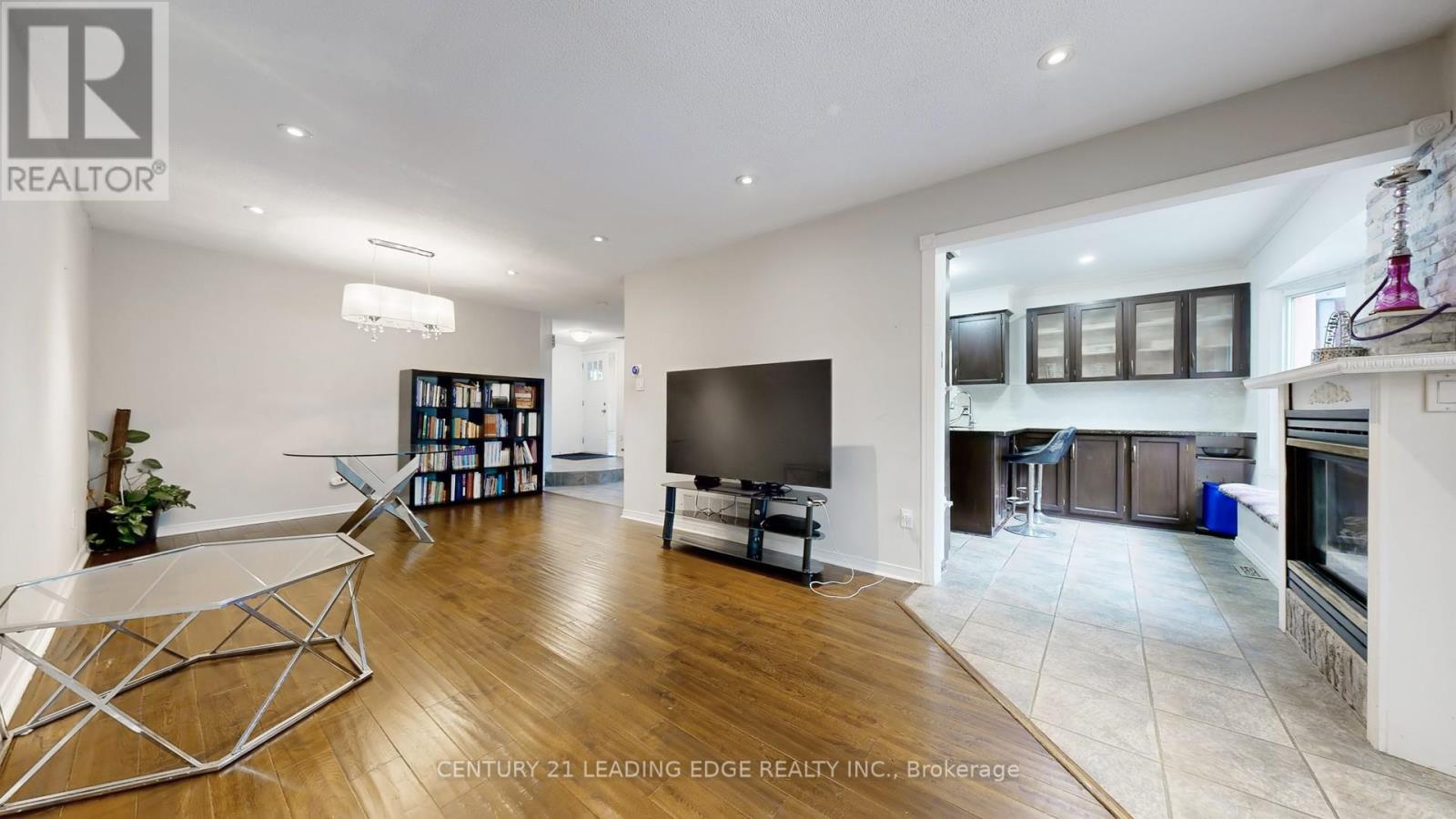 3061 Ilomar Court, Mississauga (Meadowvale), Ontario  L5N 5B6 - Photo 7 - W12380854
