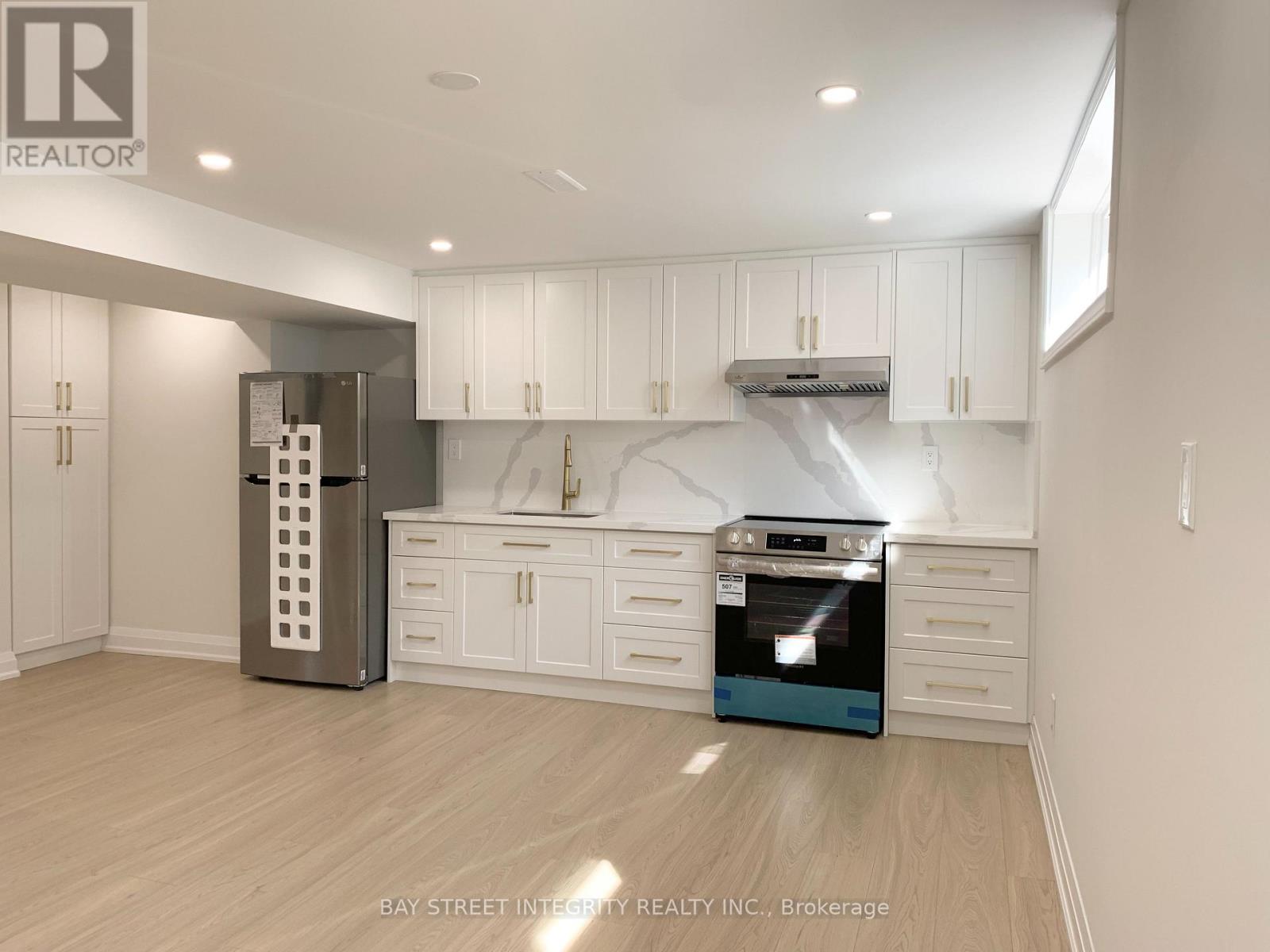 77 Wareside Road, Toronto, Ontario  M9C 3B5 - Photo 2 - W12380896