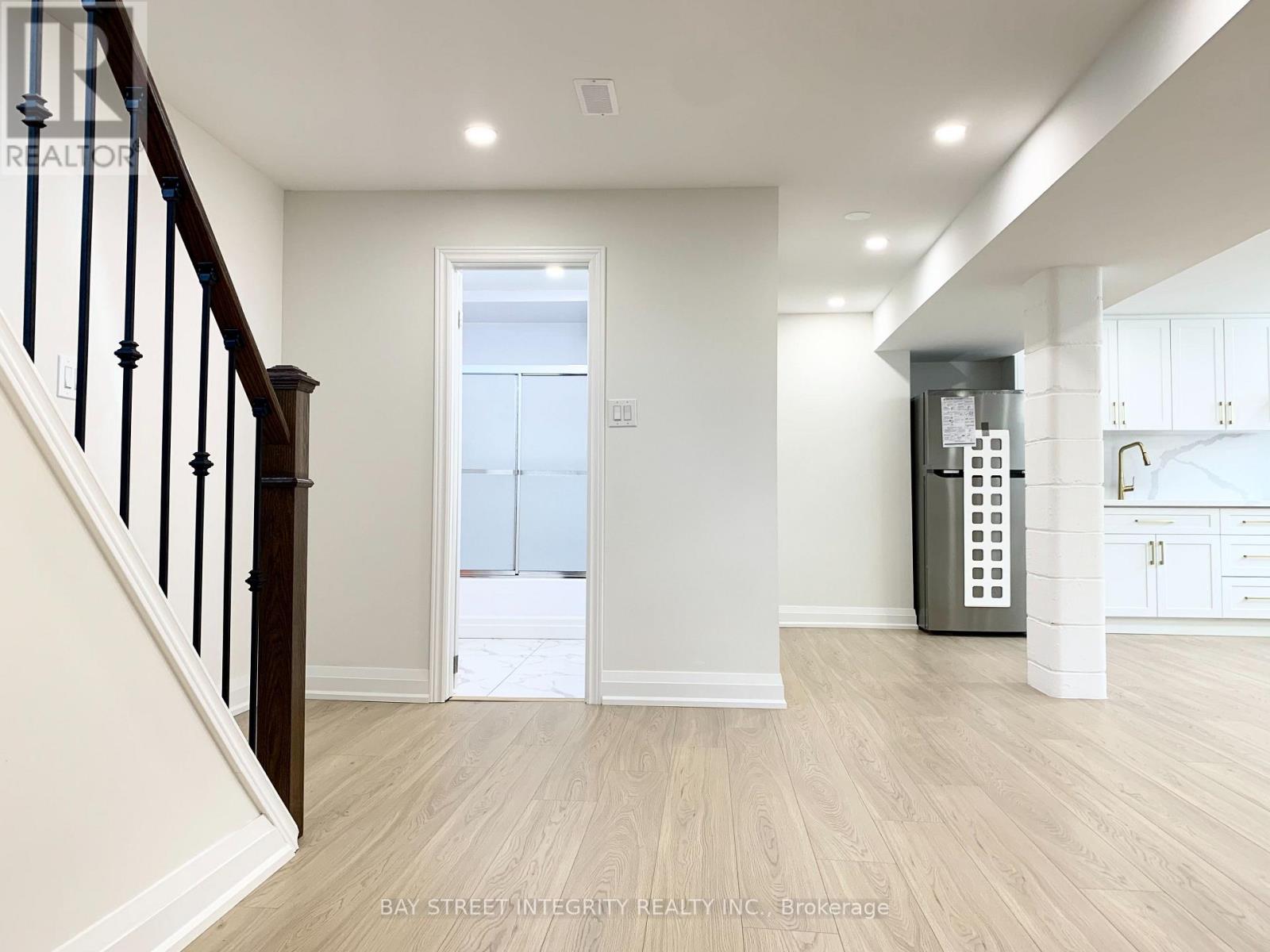 77 Wareside Road, Toronto, Ontario  M9C 3B5 - Photo 4 - W12380896