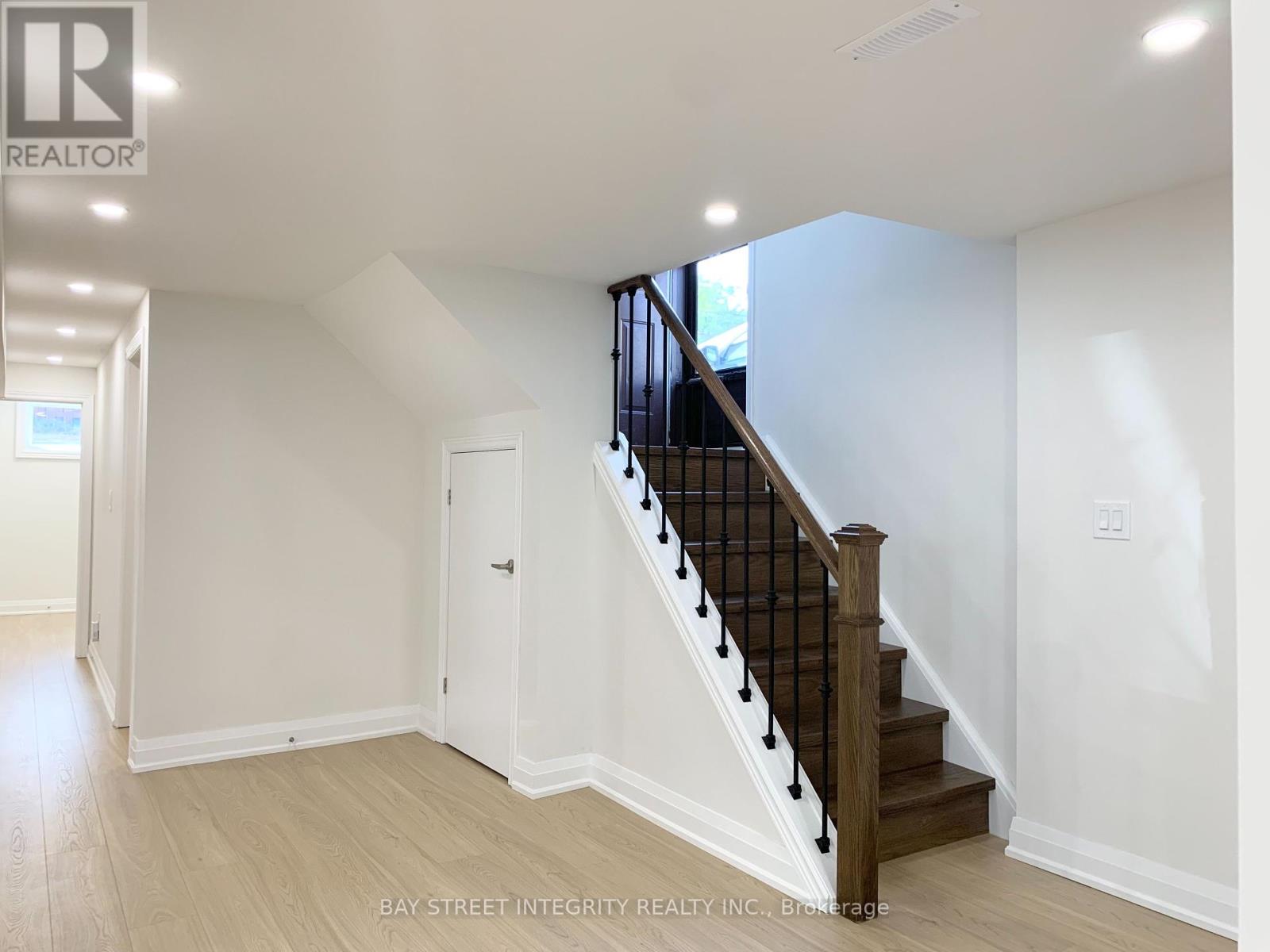 77 Wareside Road, Toronto, Ontario  M9C 3B5 - Photo 5 - W12380896