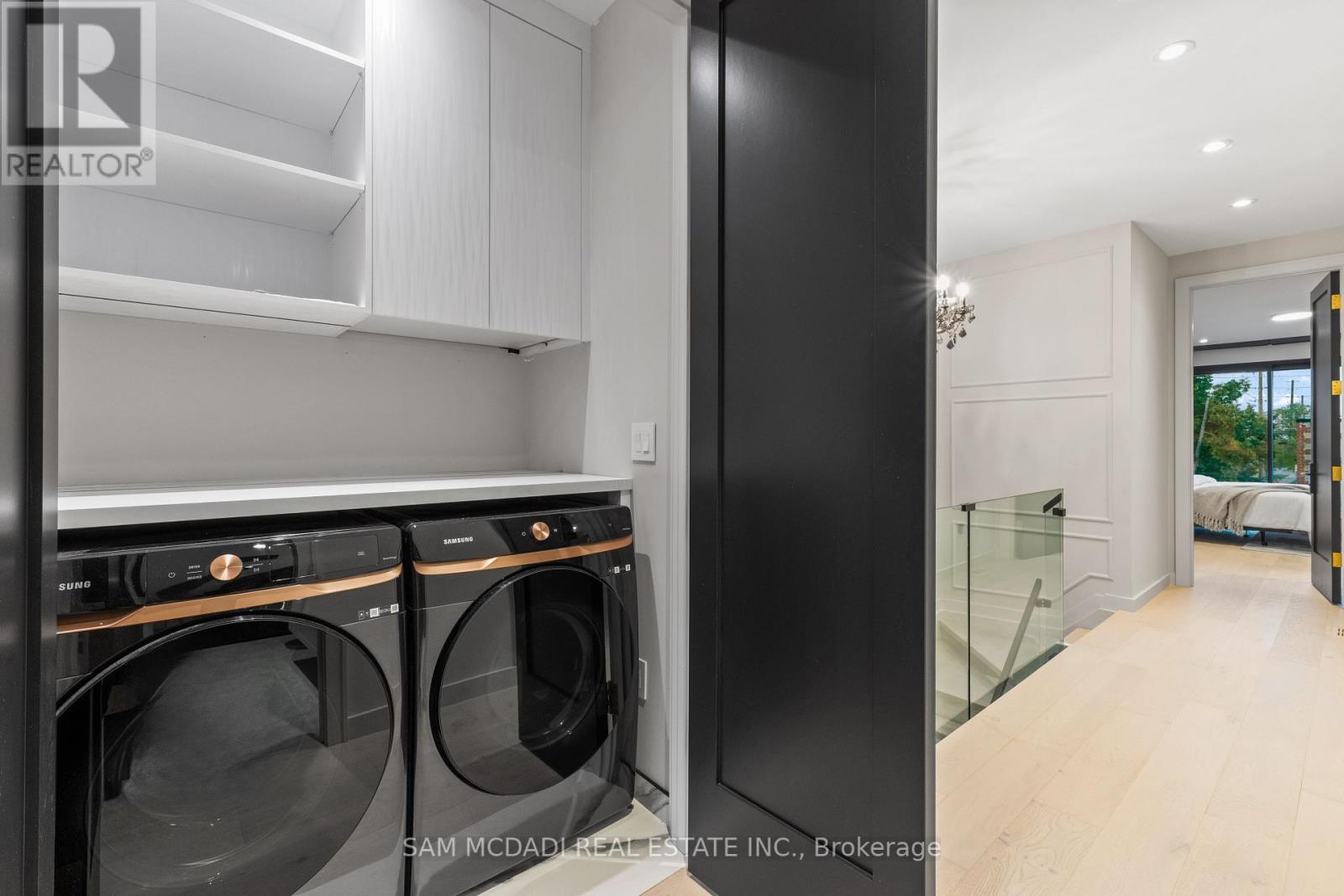 1090 Ella Avenue, Mississauga (Lakeview), Ontario  L5E 1H5 - Photo 31 - W12380903