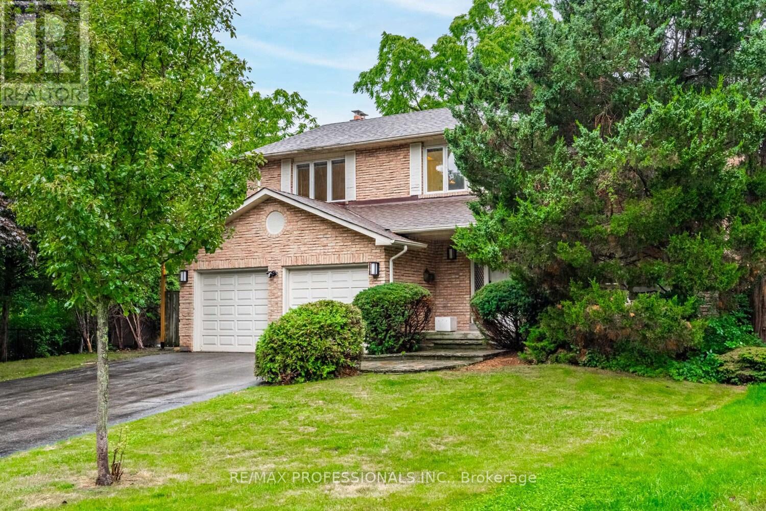 2260 Cedarberry Court, Oakville (Fd Ford), Ontario  L6J 6E5 - Photo 2 - W12380927