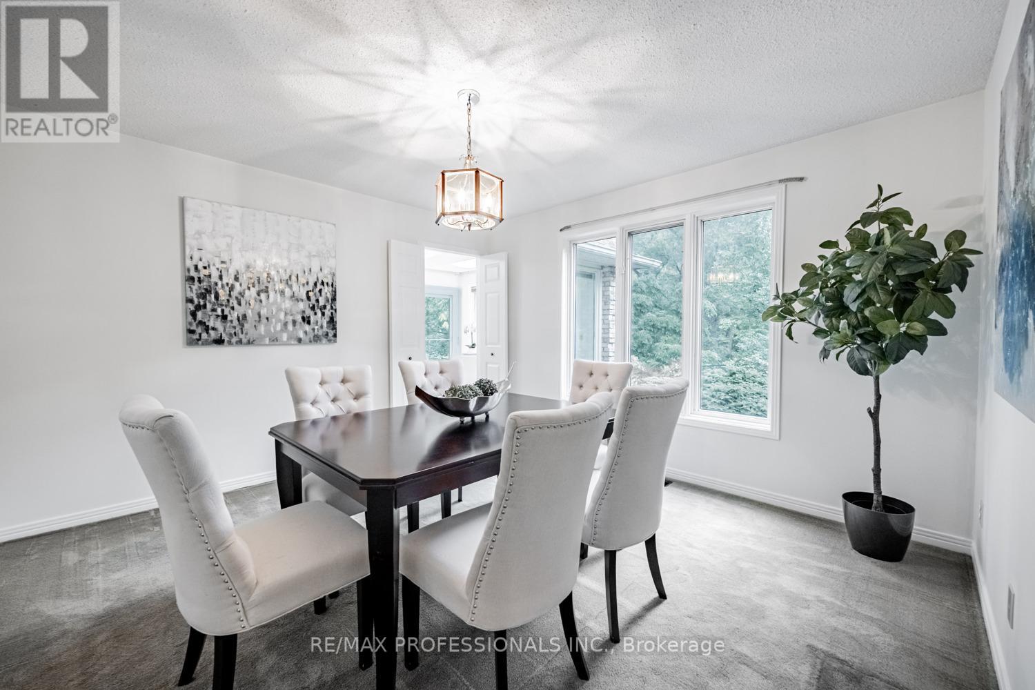 2260 Cedarberry Court, Oakville (Fd Ford), Ontario  L6J 6E5 - Photo 9 - W12380927