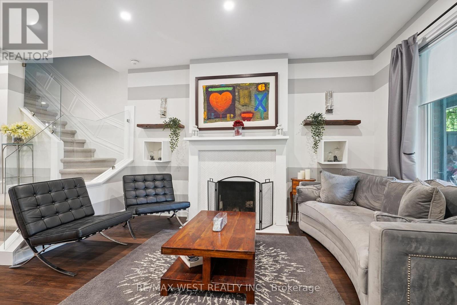 115 Cottingham Street, Toronto, Ontario  M4V 1B9 - Photo 3 - C12381026