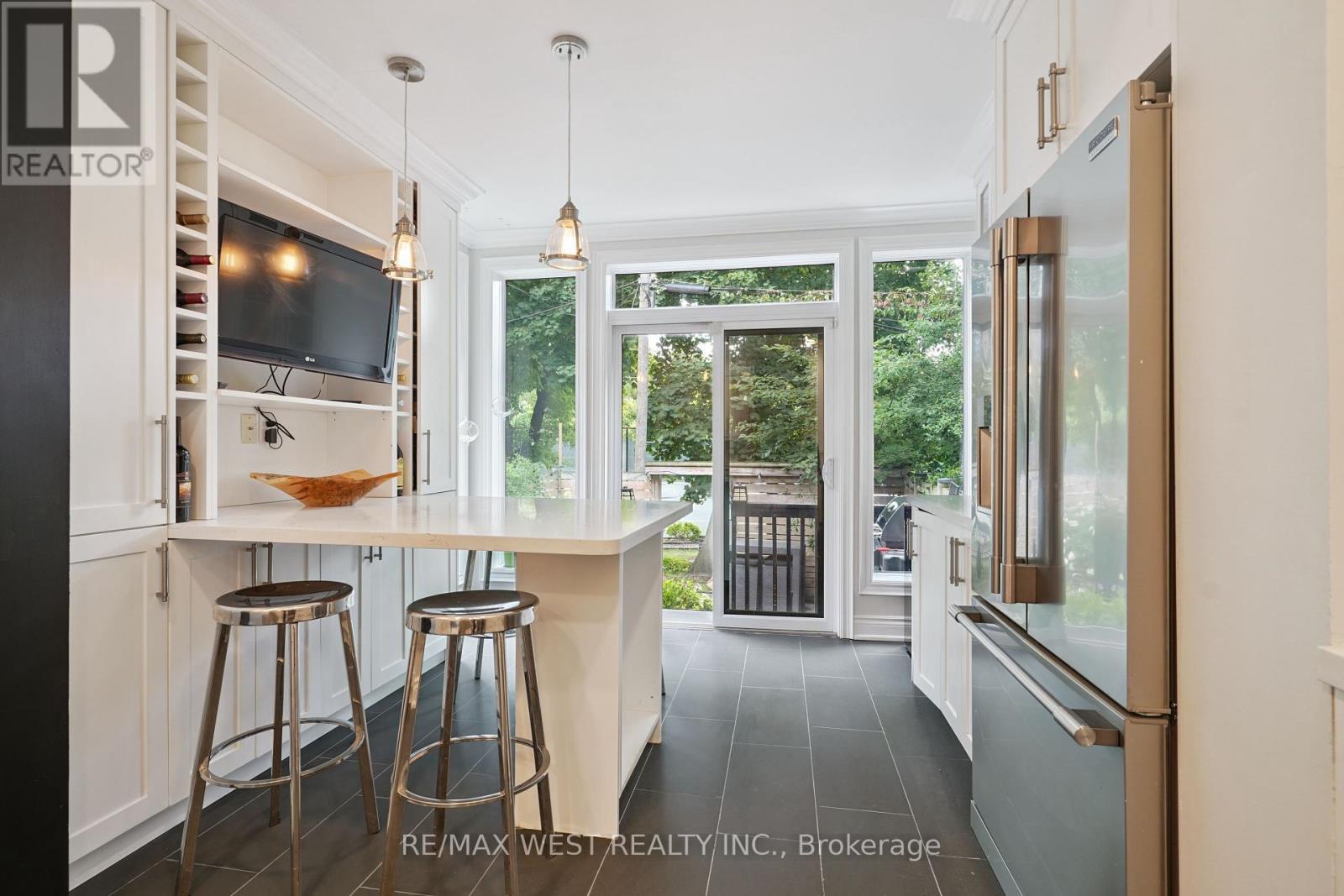 115 Cottingham Street, Toronto, Ontario  M4V 1B9 - Photo 8 - C12381026