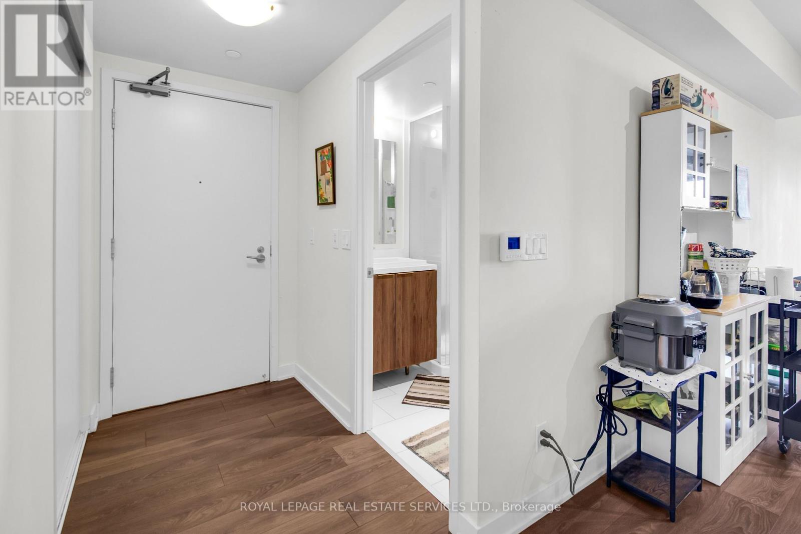 1405 - 2 Sonic Way, Toronto, Ontario  M3C 0P2 - Photo 3 - C12381027
