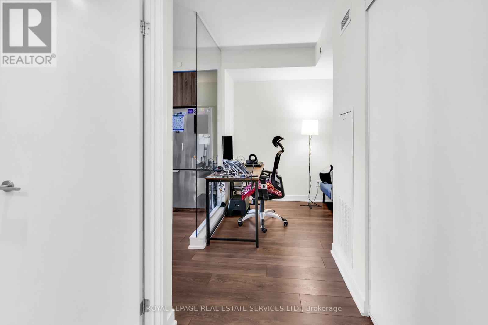 1405 - 2 Sonic Way, Toronto, Ontario  M3C 0P2 - Photo 4 - C12381027