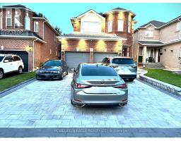 11 BERKSHIRE COURT, Whitby, Ontario