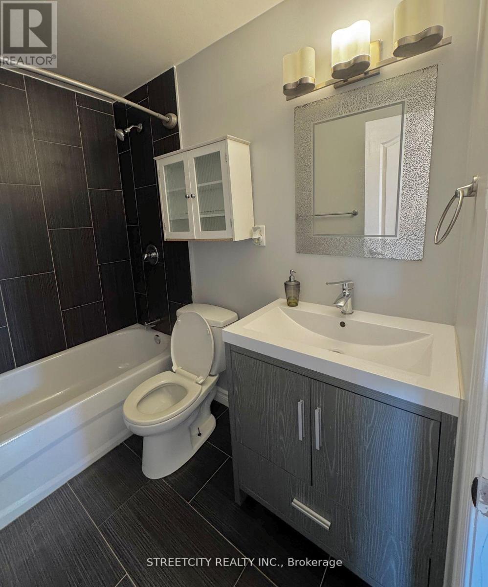 237 Homestead(Room) Crescent, London North, Ontario  N6G 2E7 - Photo 22 - X12381102
