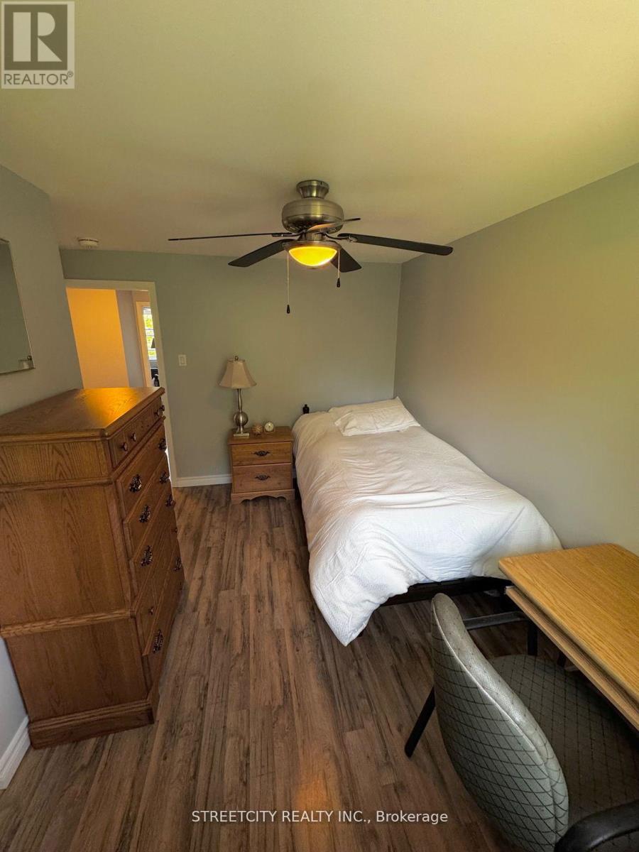 237 Homestead(Room) Crescent, London North, Ontario  N6G 2E7 - Photo 23 - X12381102