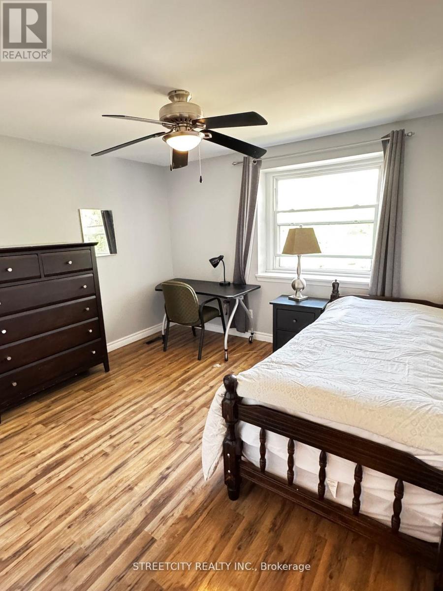 237 Homestead(Room) Crescent, London North, Ontario  N6G 2E7 - Photo 24 - X12381102