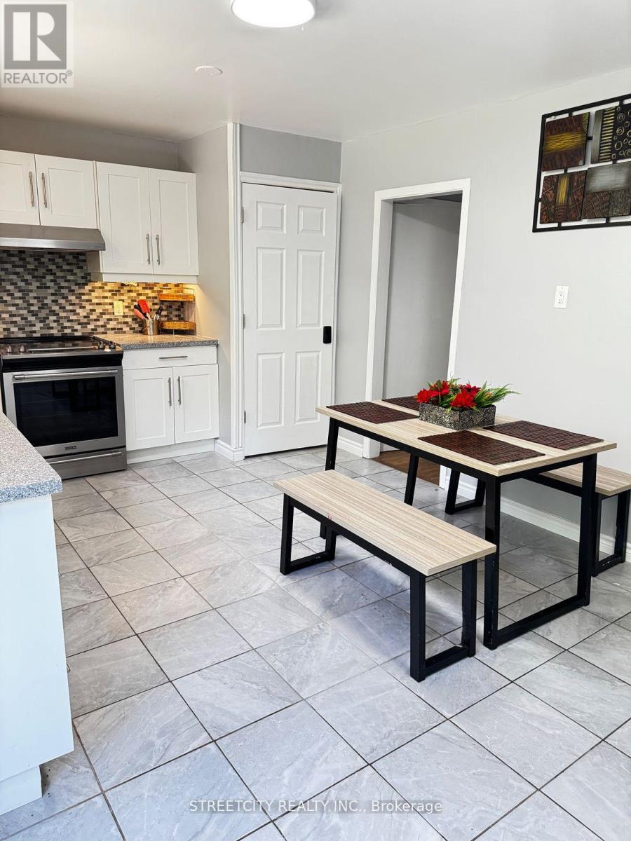237 Homestead(Room) Crescent, London North, Ontario  N6G 2E7 - Photo 25 - X12381102