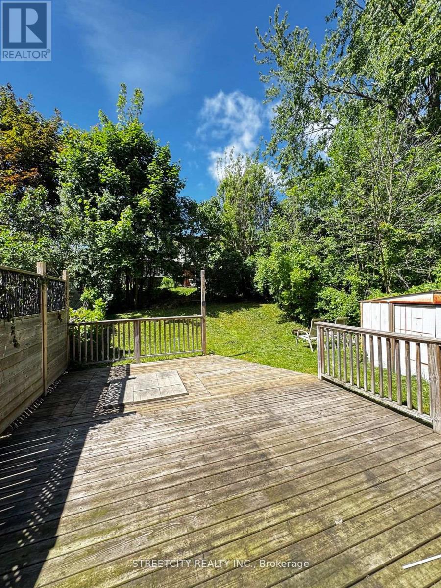 237 Homestead(Room) Crescent, London North, Ontario  N6G 2E7 - Photo 9 - X12381102