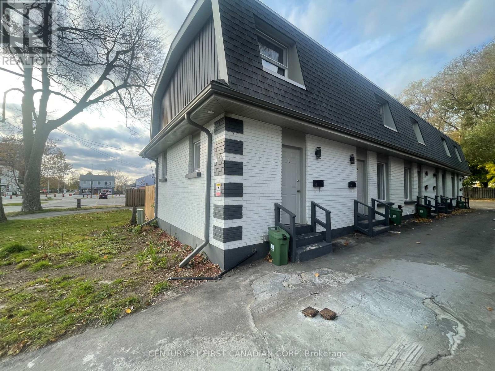 292 Simcoe Street, London East, Ontario  N6B 1J5 - Photo 1 - X12381222