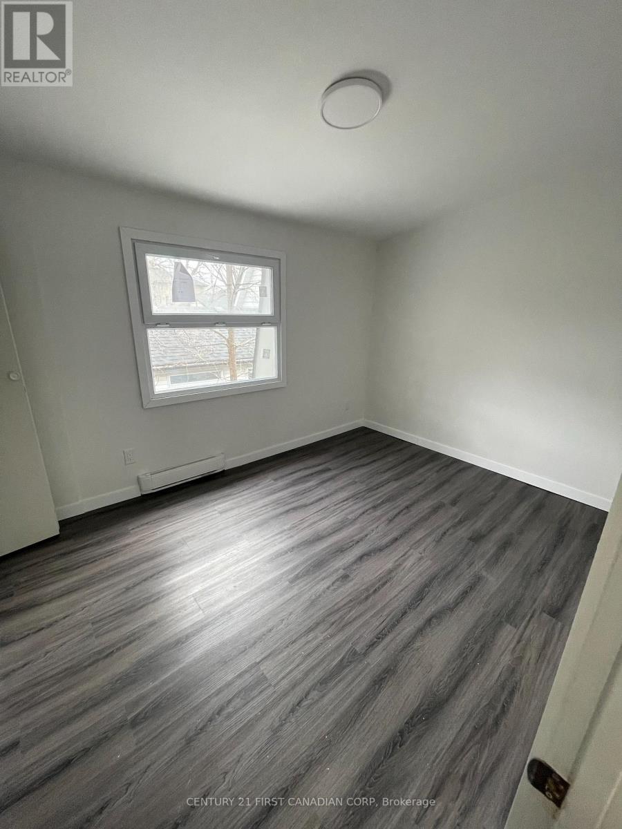 292 Simcoe Street, London East, Ontario  N6B 1J5 - Photo 37 - X12381222