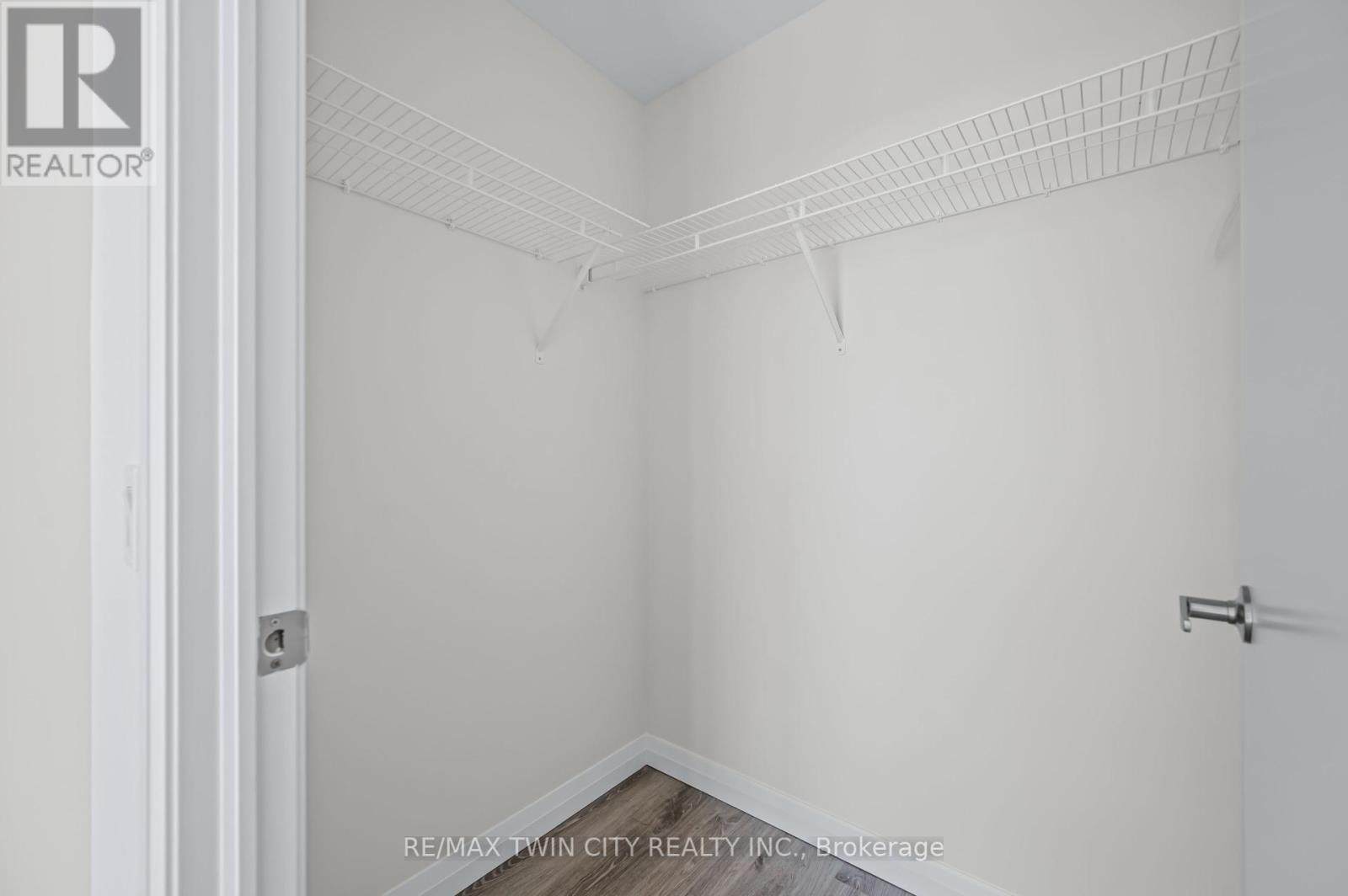 2407 - 60 Charles Street W, Kitchener, Ontario  N2G 0C9 - Photo 23 - X12380845
