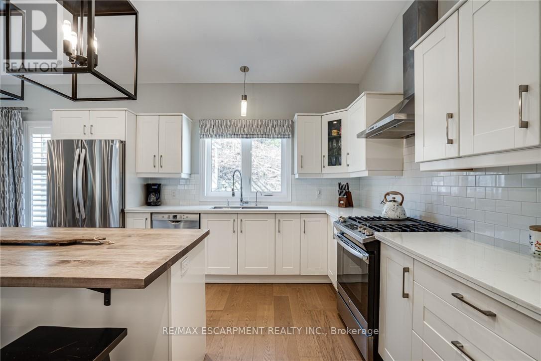 14 Sullivan's Lane, Hamilton (Dundas), Ontario  L9H 5N7 - Photo 16 - X12380935