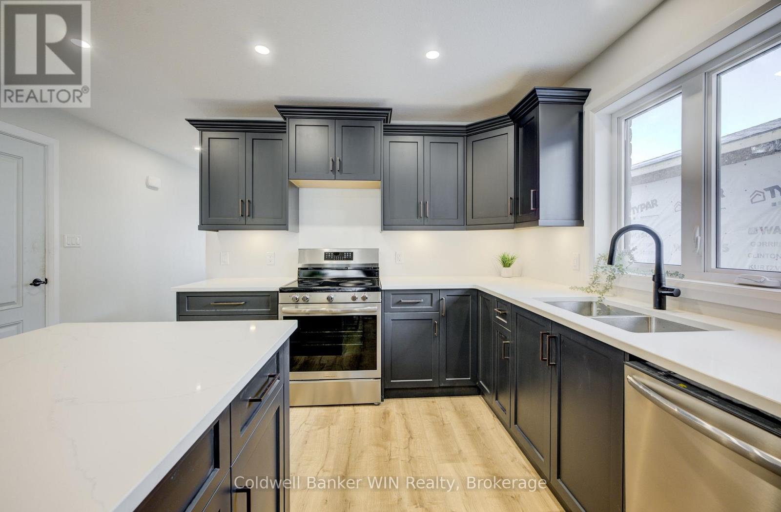 217 Elgin Street, Minto, Ontario  N0G 2P0 - Photo 8 - X12381112