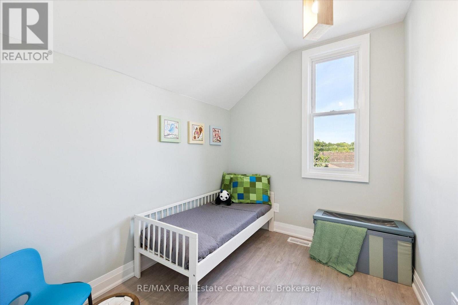 68 Spruce Street, Cambridge, Ontario  N1R 4K3 - Photo 11 - X12381193