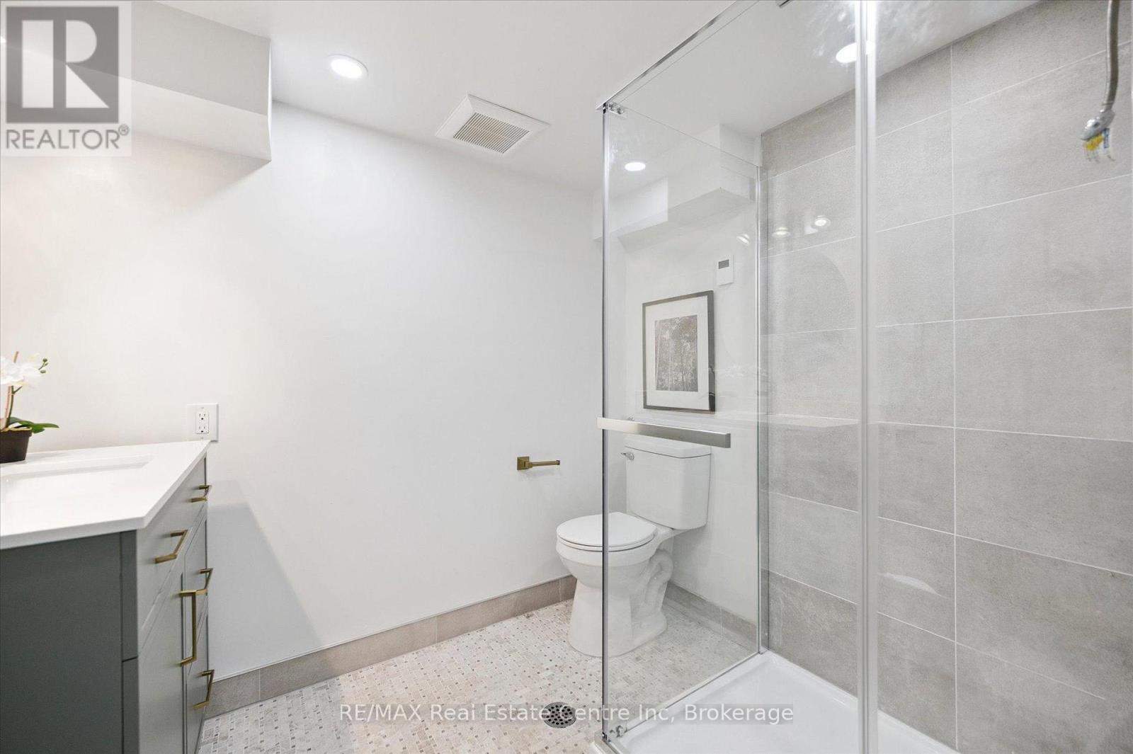 68 Spruce Street, Cambridge, Ontario  N1R 4K3 - Photo 16 - X12381193