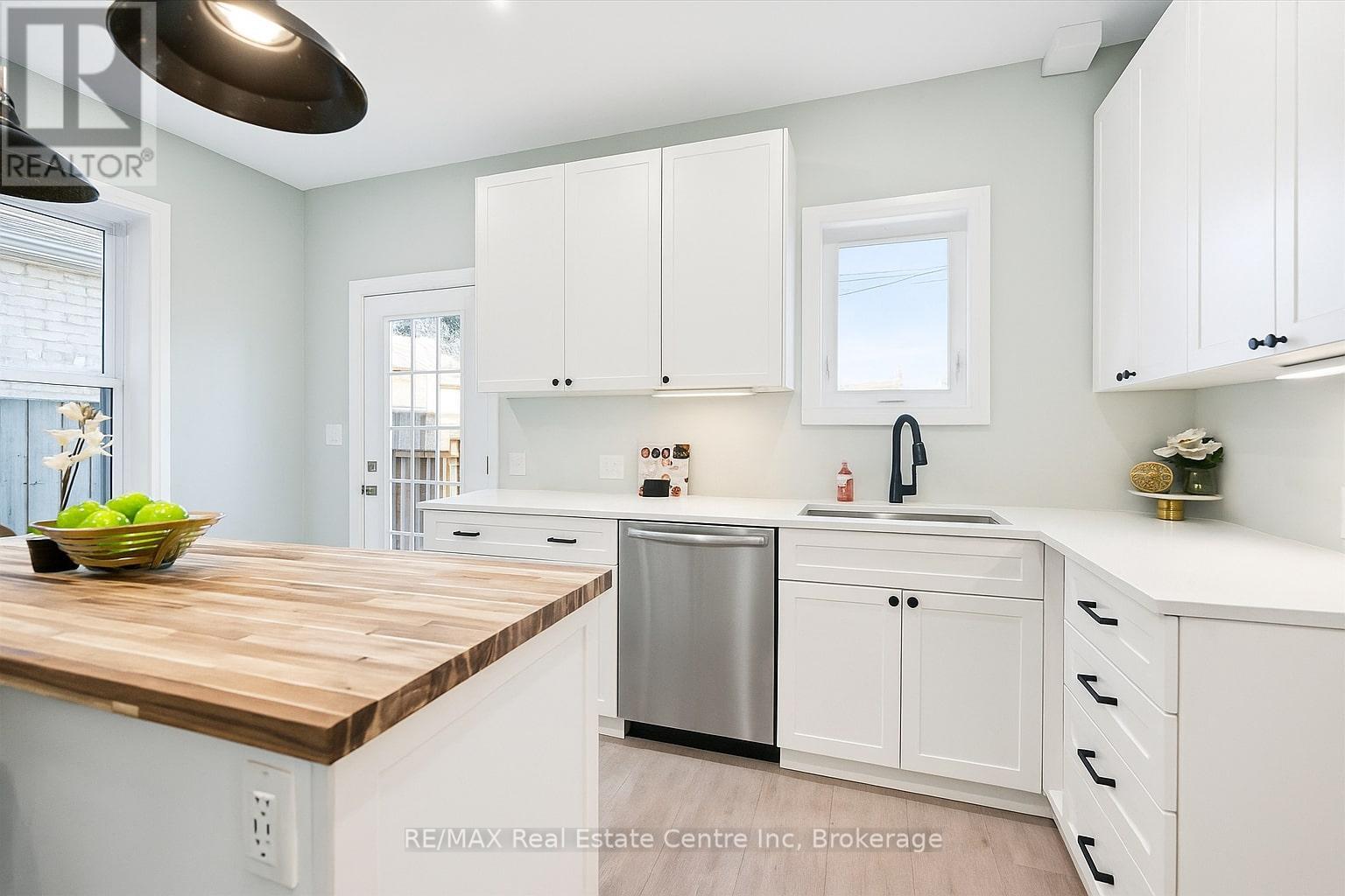 68 Spruce Street, Cambridge, Ontario  N1R 4K3 - Photo 8 - X12381193