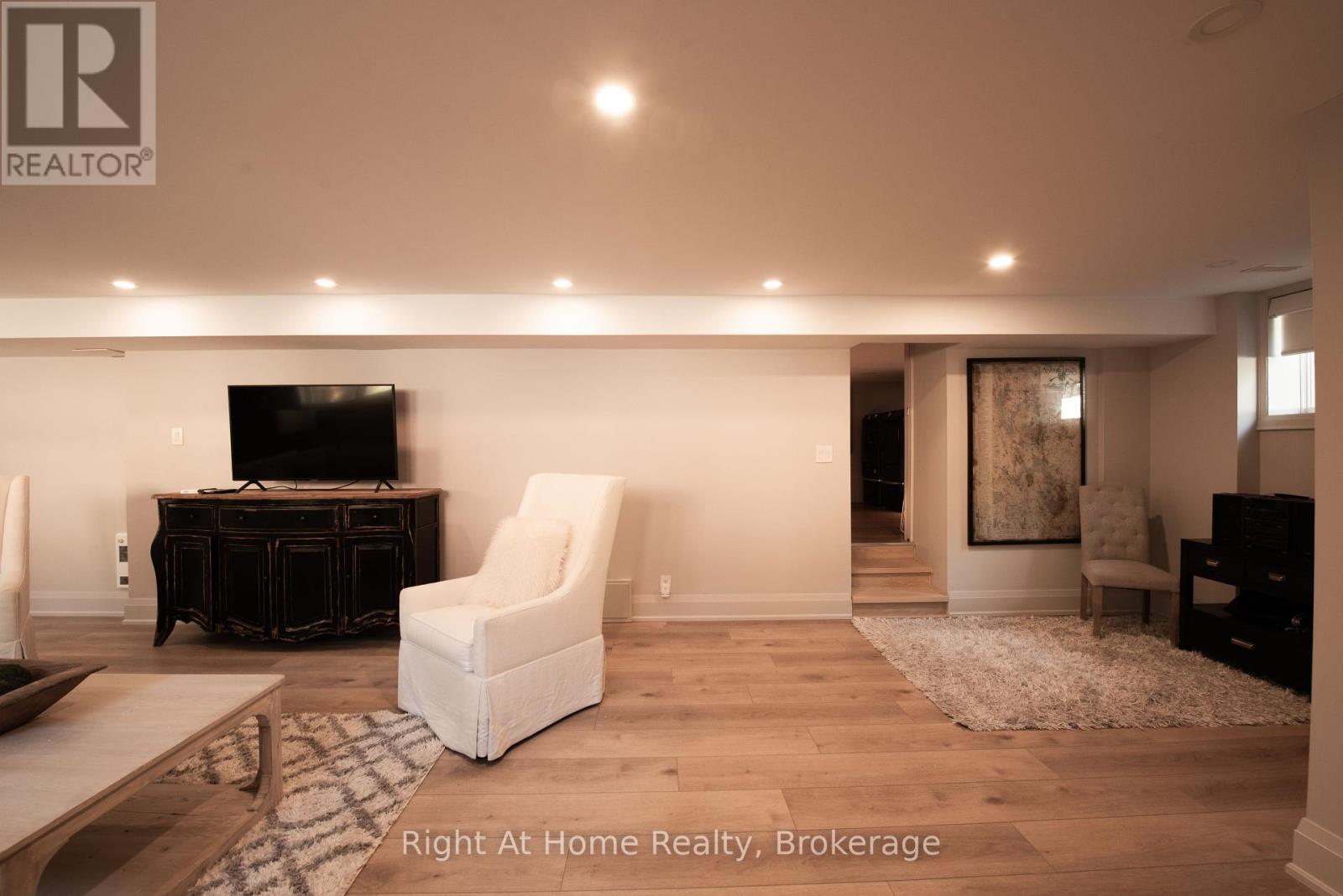 139 Allan Street, Oakville, Ontario  L6J 3N6 - Photo 40 - W12381204