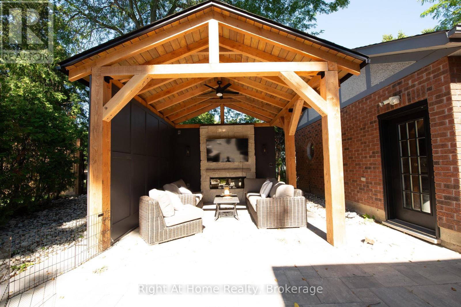139 Allan Street, Oakville, Ontario  L6J 3N6 - Photo 45 - W12381204