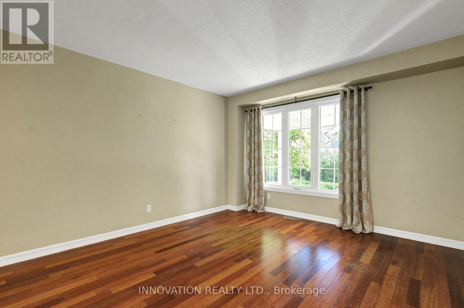 36 Mersey Drive, Ottawa, Ontario  K2K 3A7 - Photo 11 - X12381110