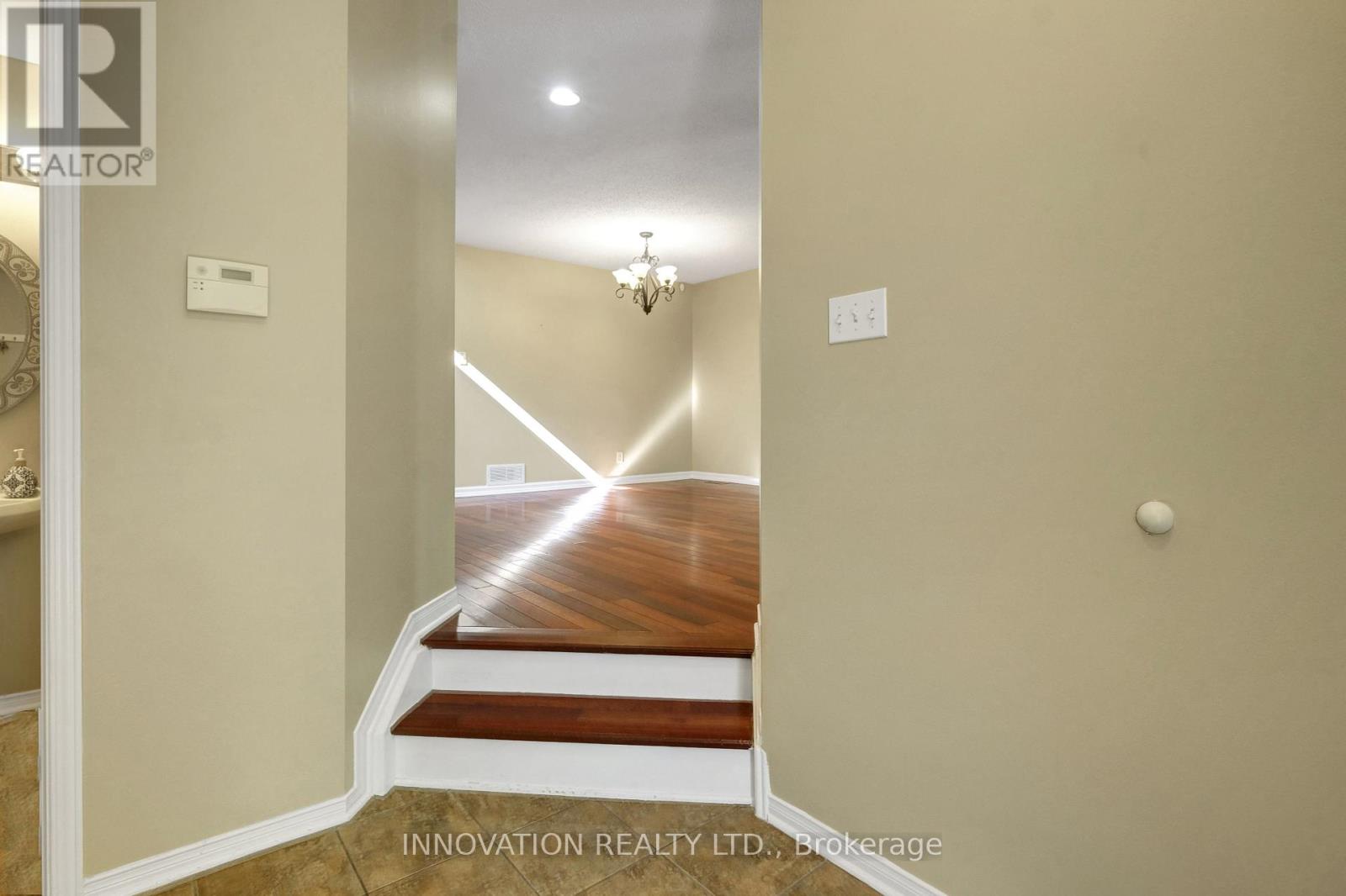 36 Mersey Drive, Ottawa, Ontario  K2K 3A7 - Photo 6 - X12381110