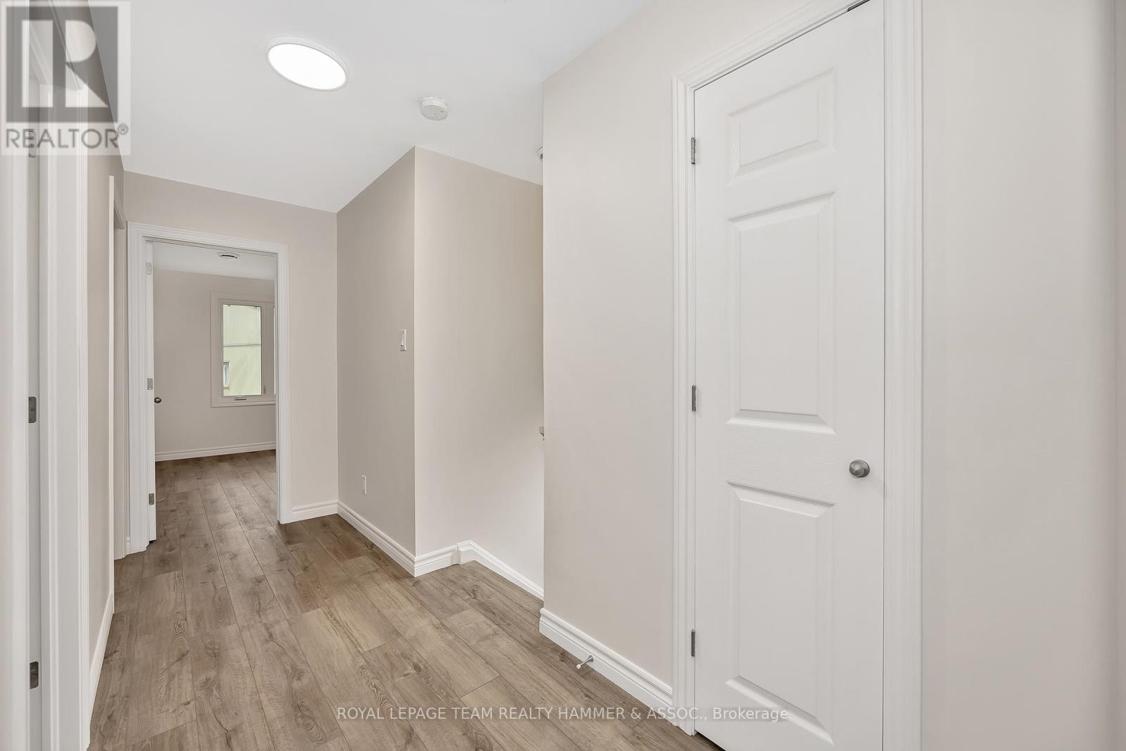 8 Chisholm Court, Ottawa, Ontario  K2K 1E2 - Photo 10 - X12381127