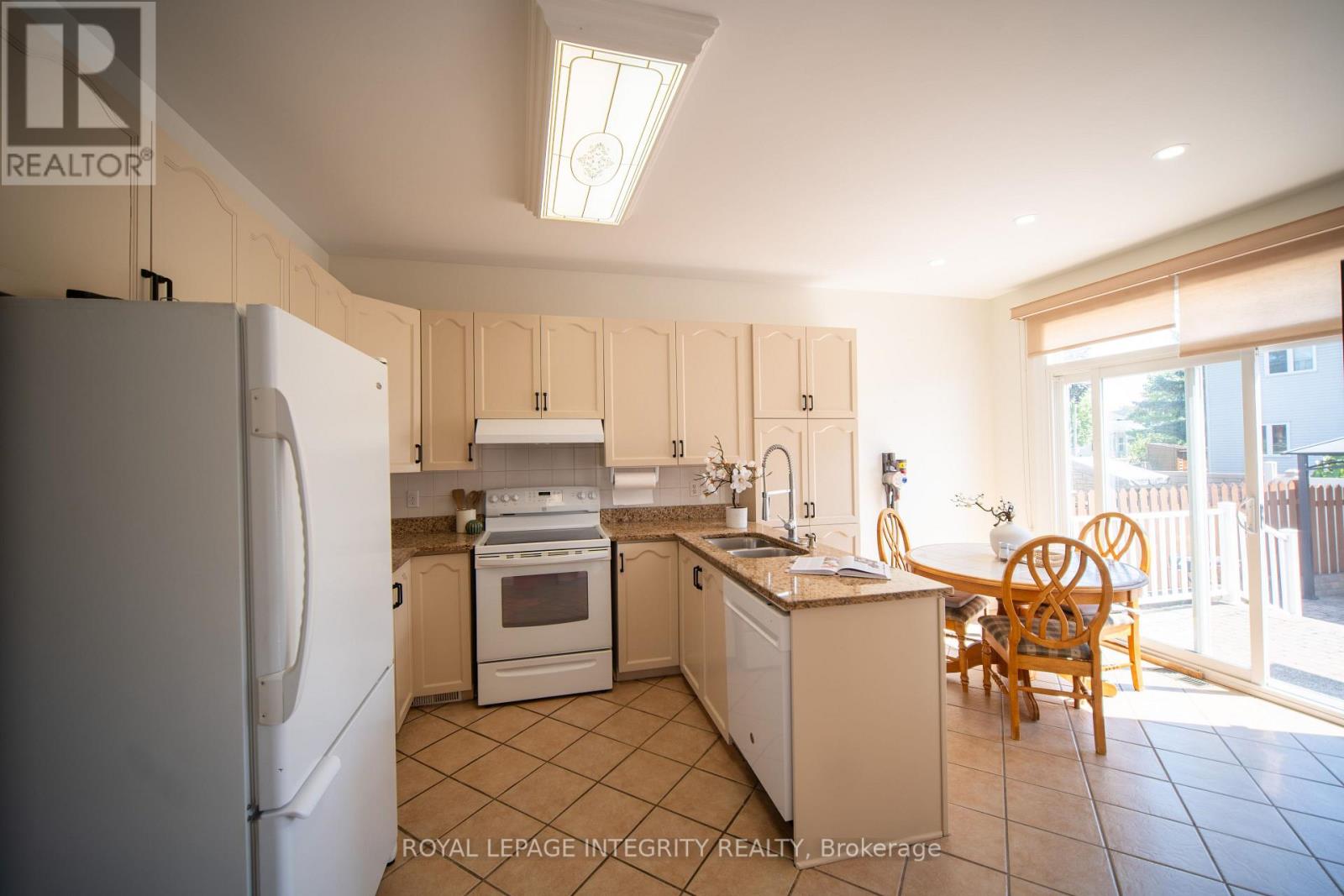 632 Valin Street, Ottawa, Ontario  K4A 3S9 - Photo 16 - X12381219