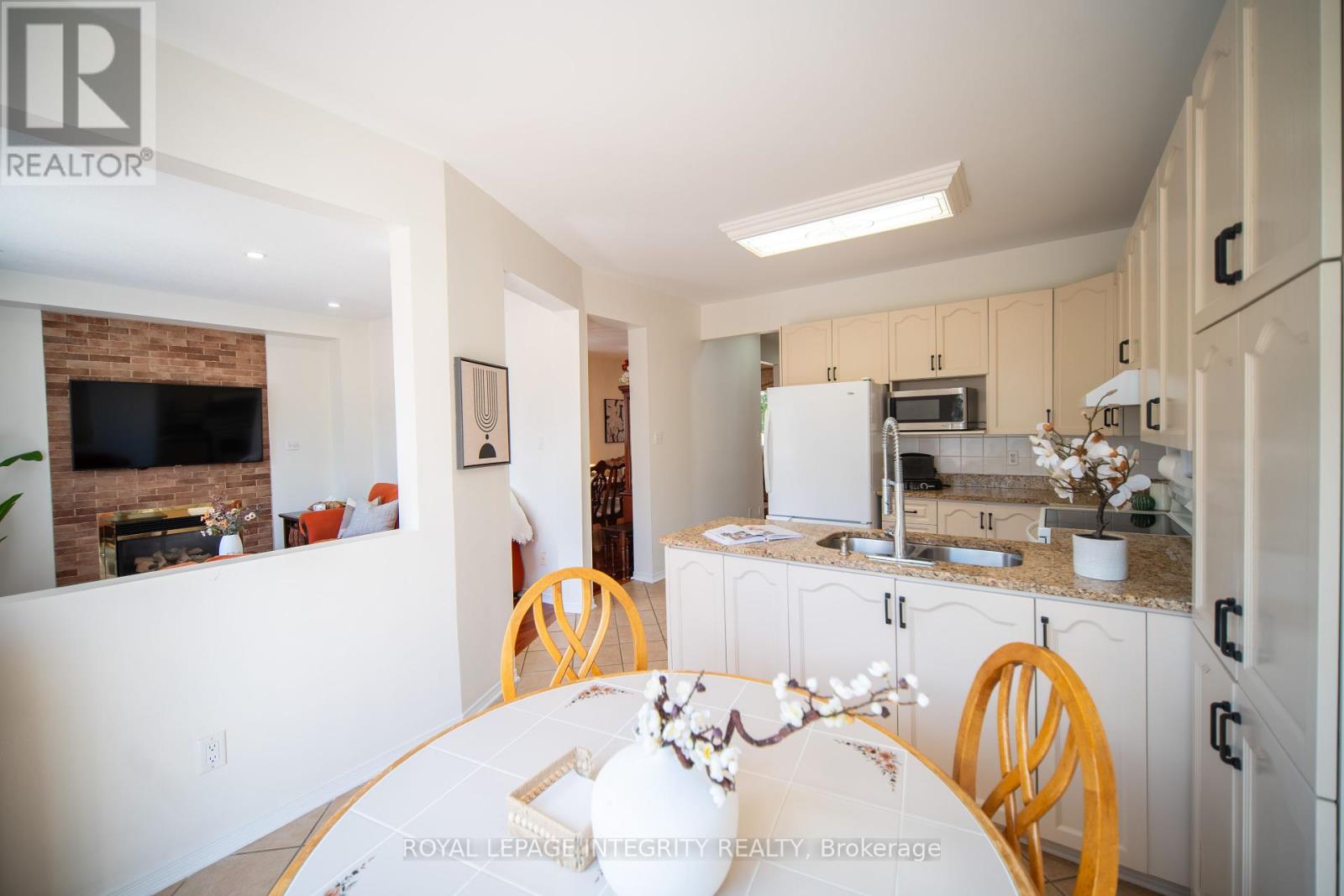 632 Valin Street, Ottawa, Ontario  K4A 3S9 - Photo 18 - X12381219