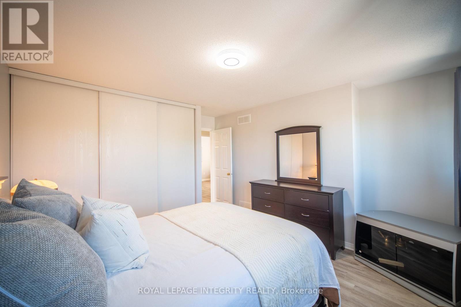 632 Valin Street, Ottawa, Ontario  K4A 3S9 - Photo 26 - X12381219