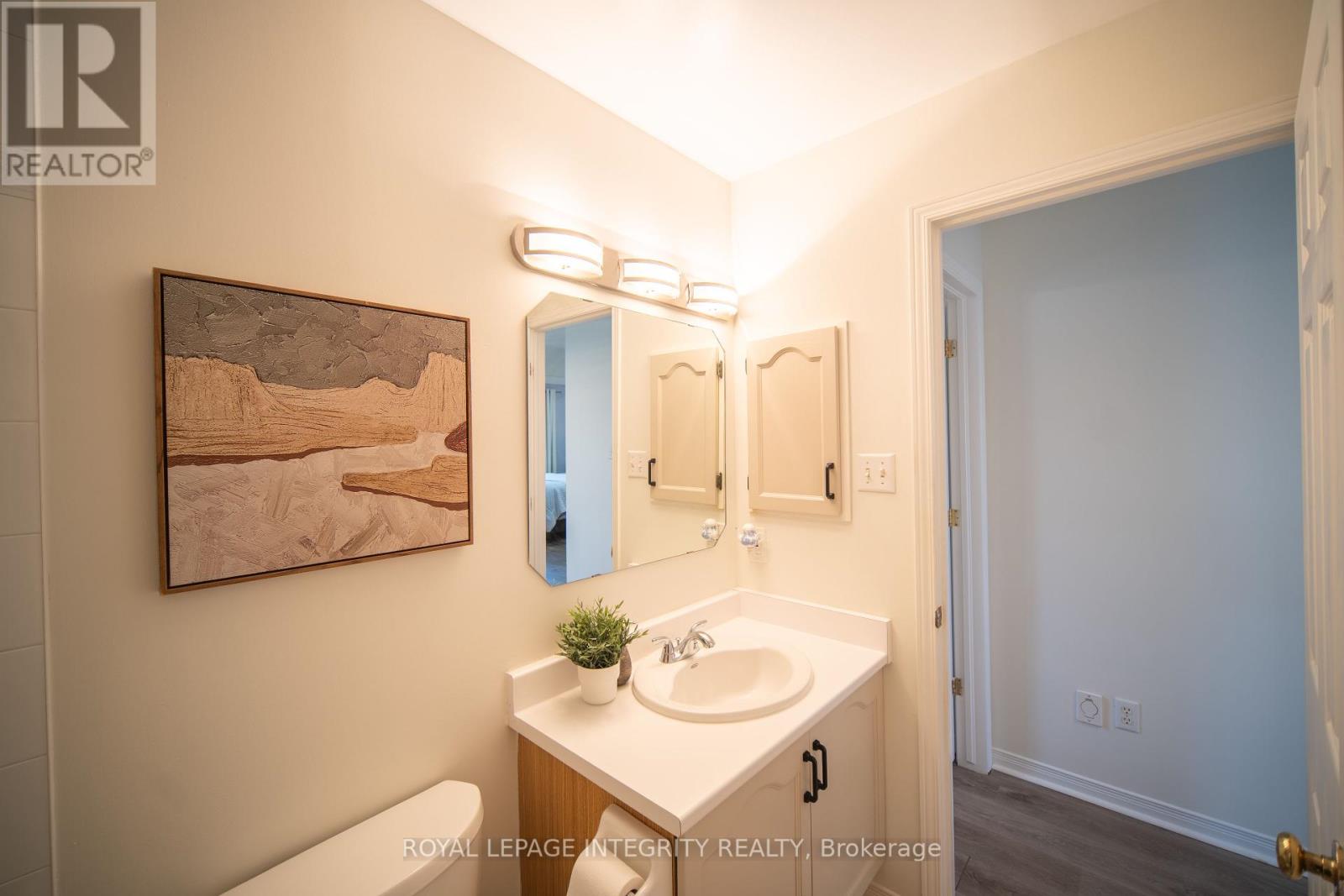 632 Valin Street, Ottawa, Ontario  K4A 3S9 - Photo 32 - X12381219