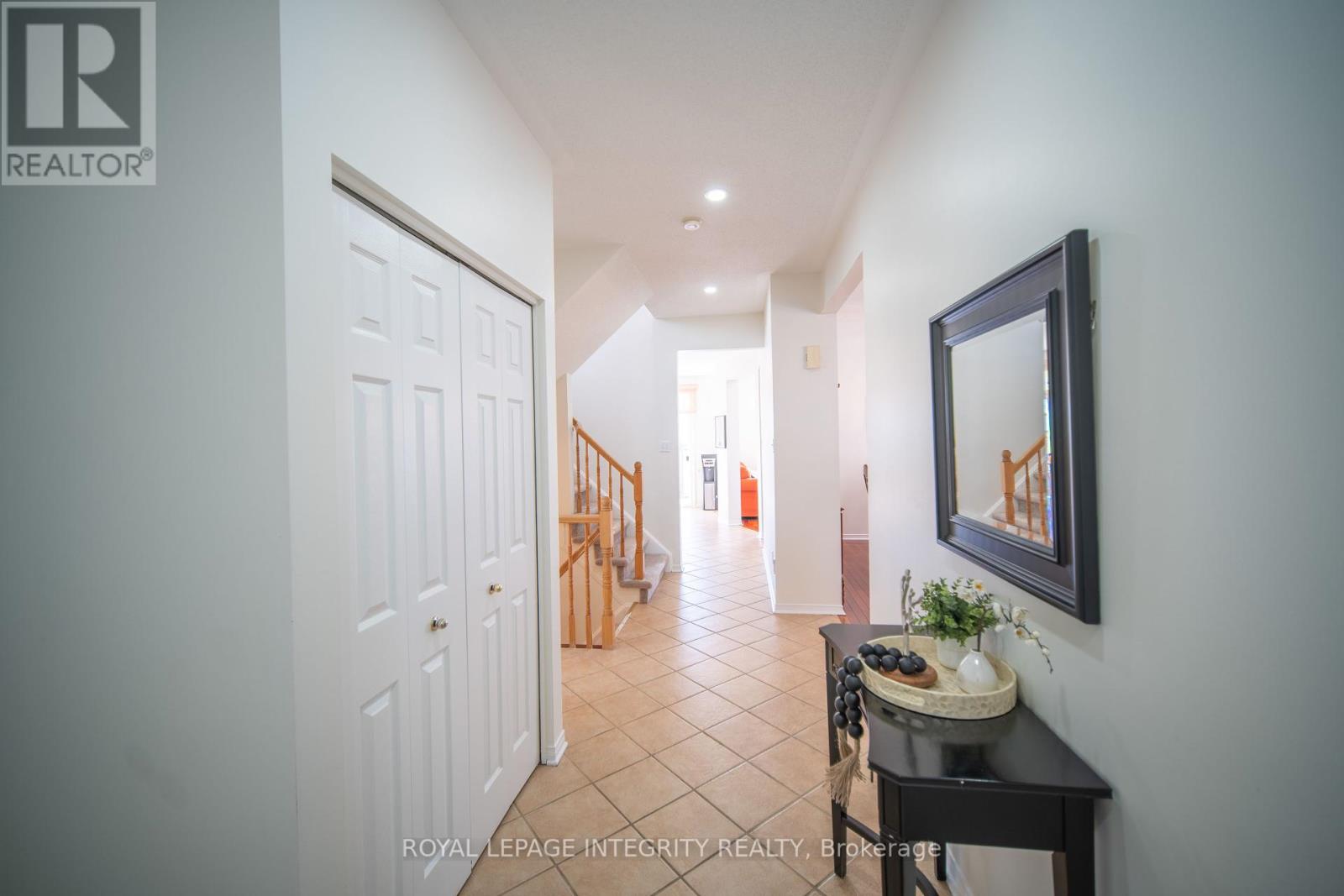 632 Valin Street, Ottawa, Ontario  K4A 3S9 - Photo 6 - X12381219