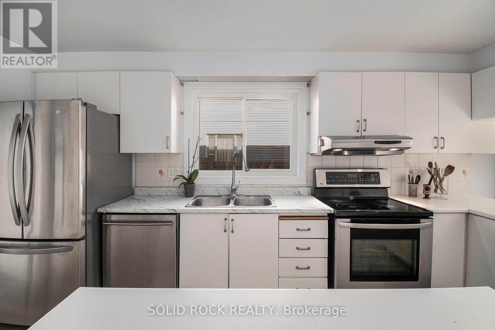 1674 Sansonnet Street S, Ottawa, Ontario  K1C 5Y6 - Photo 21 - X12381277