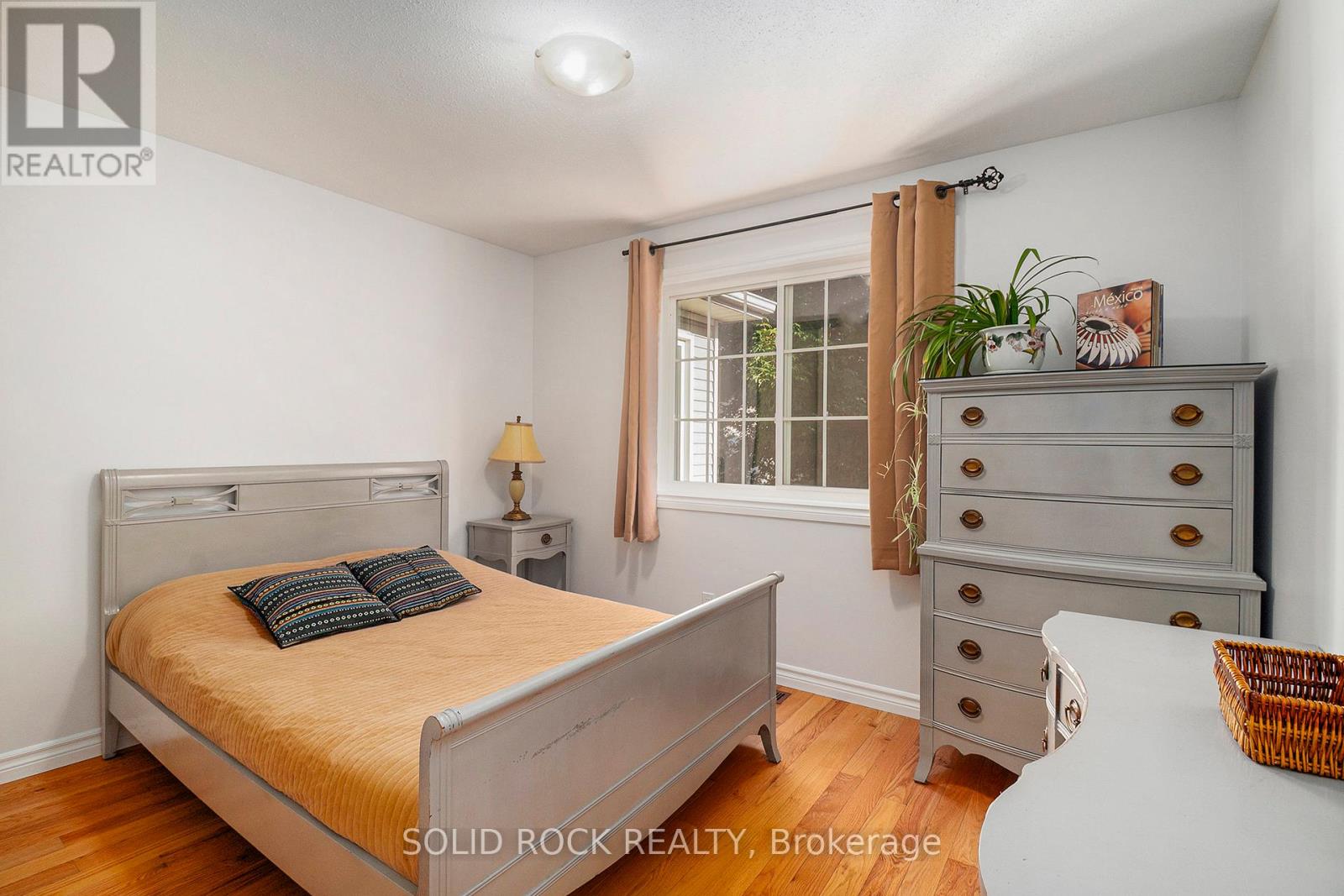 1674 Sansonnet Street S, Ottawa, Ontario  K1C 5Y6 - Photo 30 - X12381277