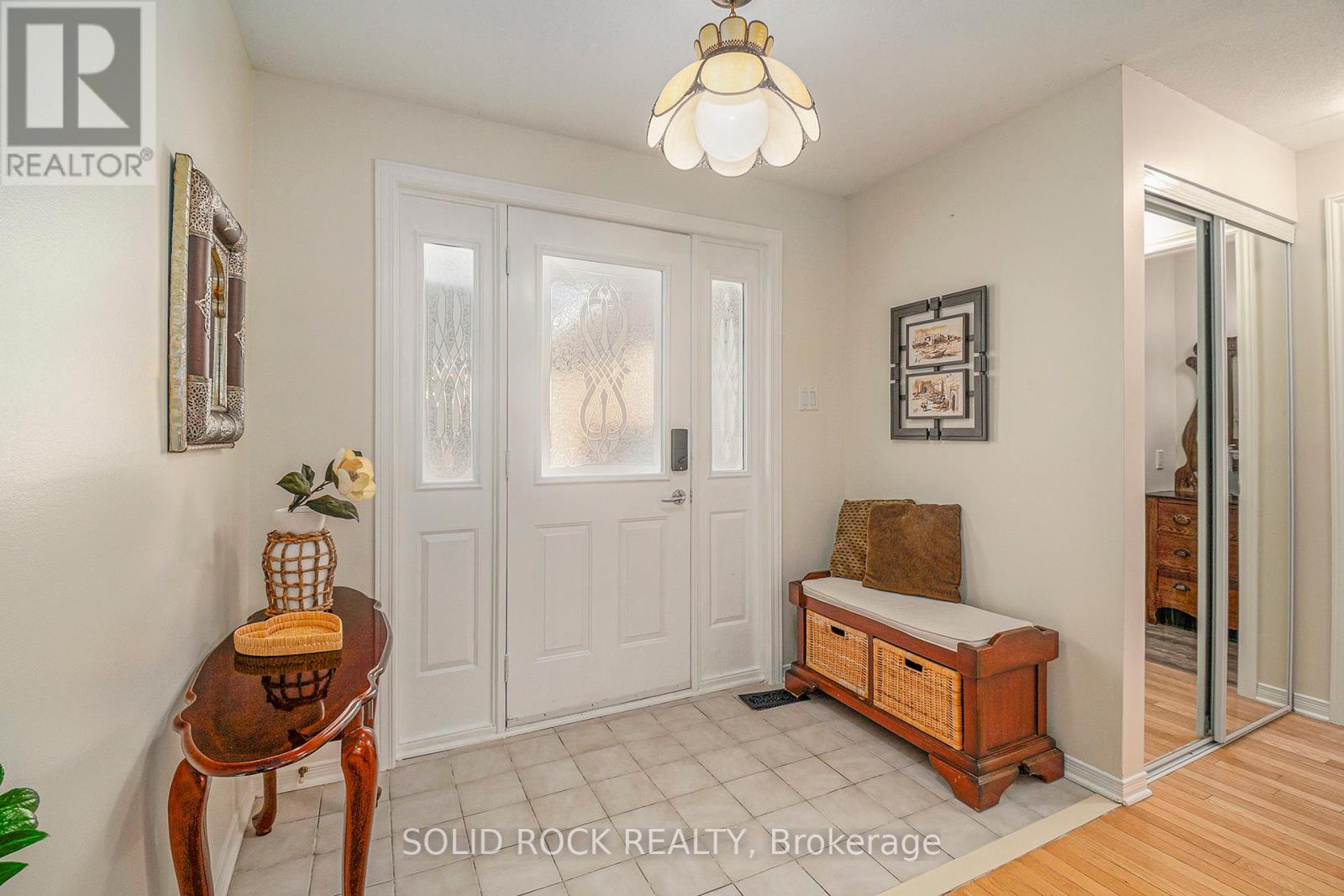 1674 Sansonnet Street S, Ottawa, Ontario  K1C 5Y6 - Photo 9 - X12381277