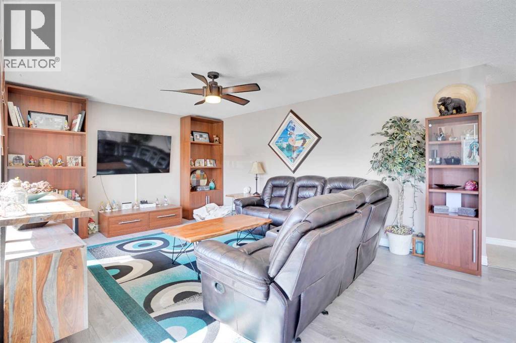 210 2 Avenue, Linden, Alberta  T0M 1J0 - Photo 15 - A2254108