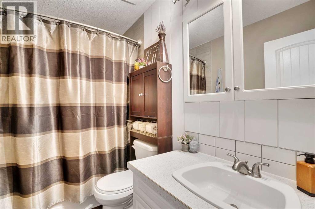 210 2 Avenue, Linden, Alberta  T0M 1J0 - Photo 17 - A2254108