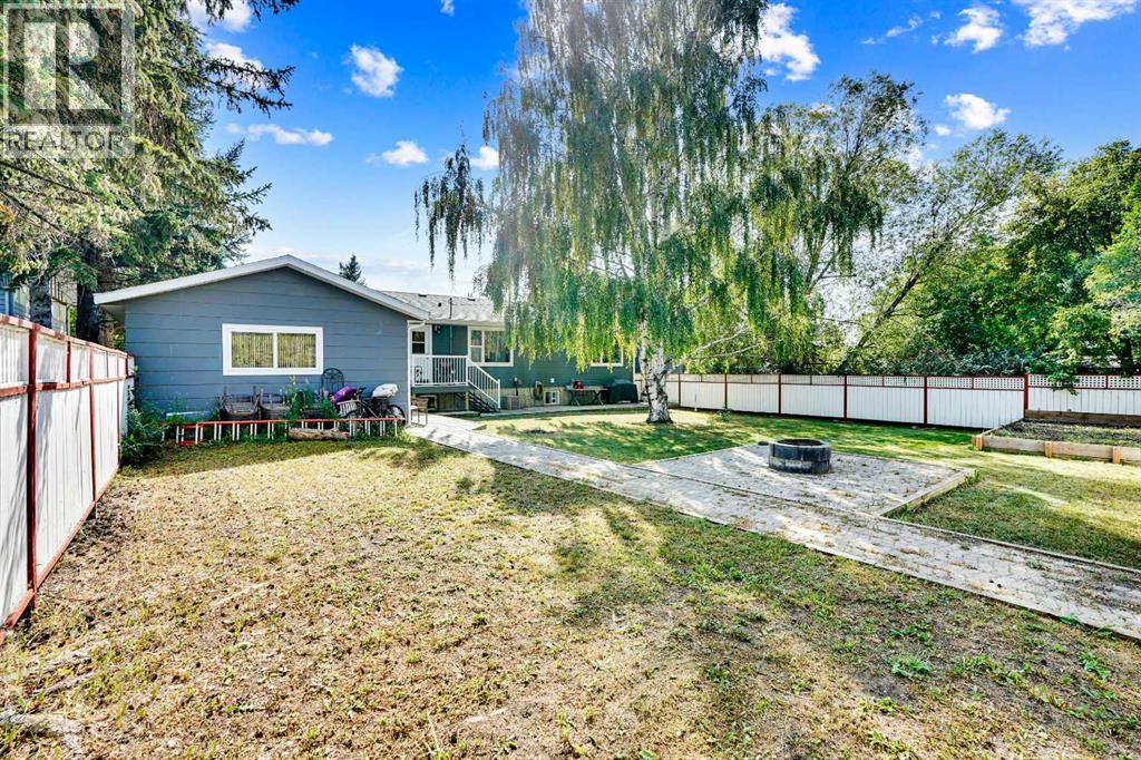 210 2 Avenue, Linden, Alberta  T0M 1J0 - Photo 33 - A2254108