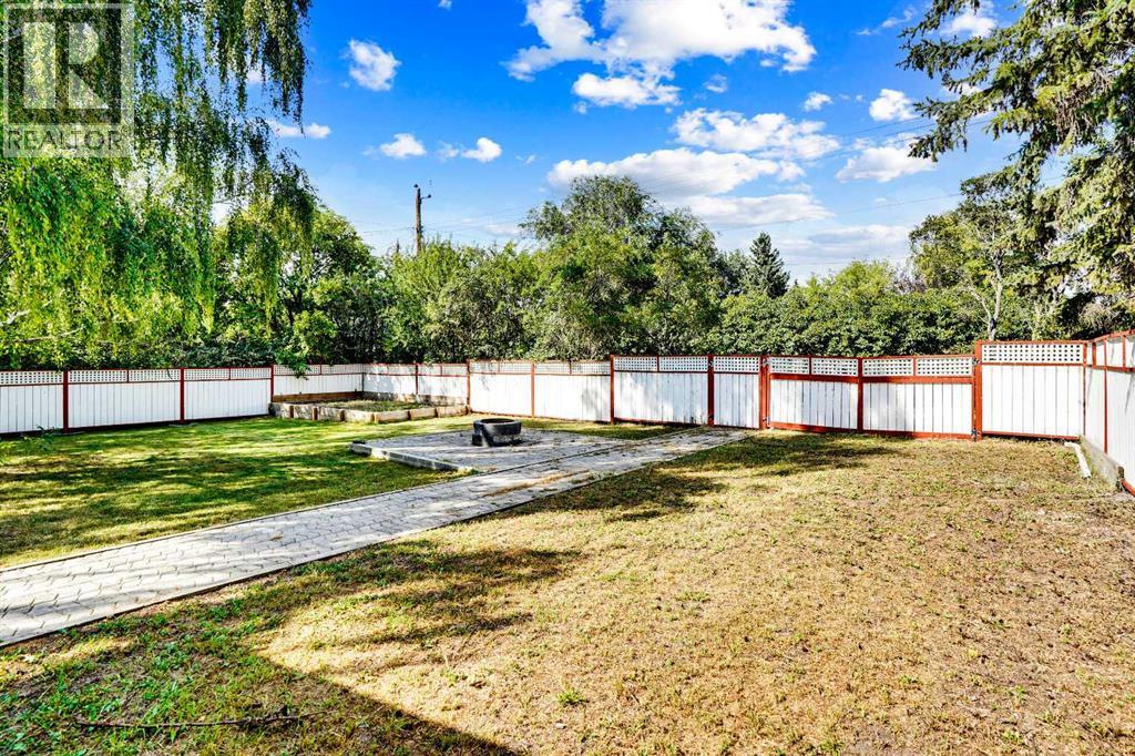 210 2 Avenue, Linden, Alberta  T0M 1J0 - Photo 34 - A2254108